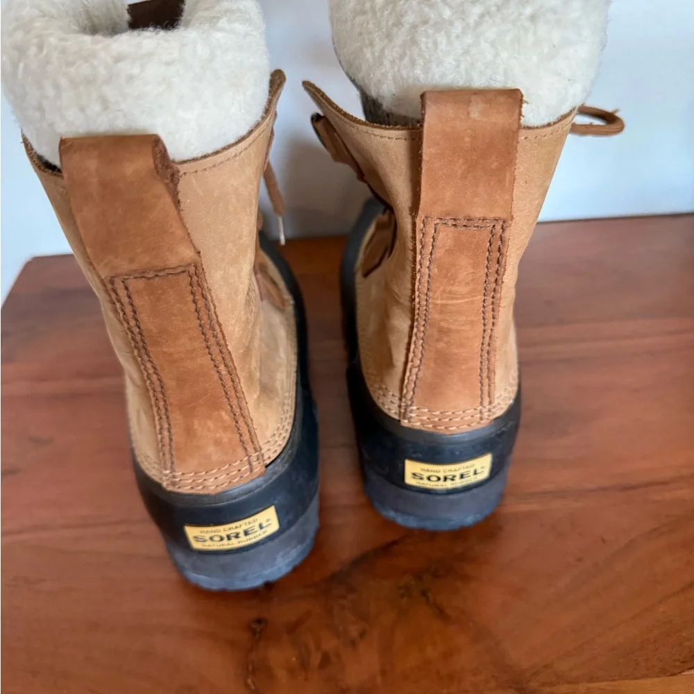 Sorel Men's Tan and Black‎ Winter Boots Caribou Sz 7